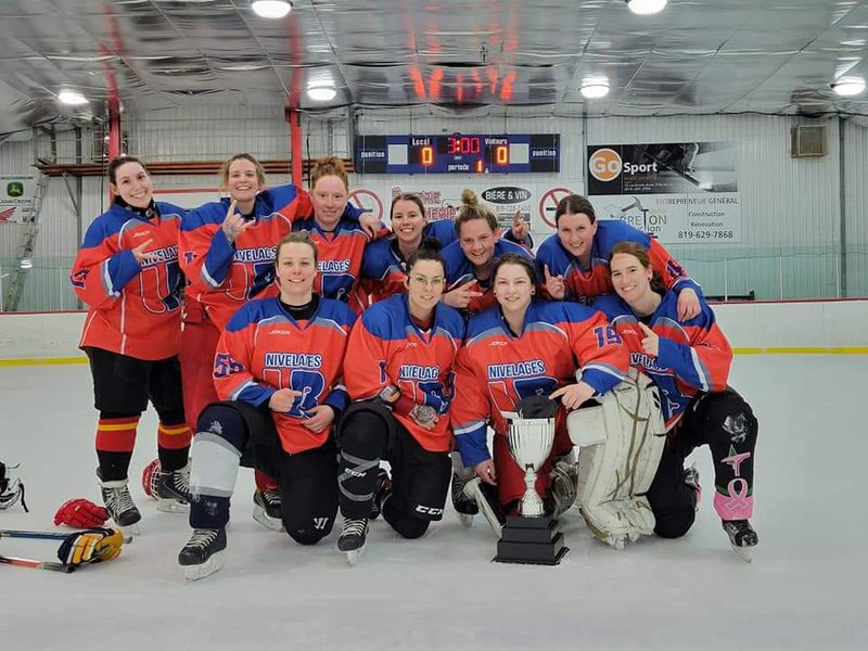 2022-03-26-Tournoi de hockey féminin du Témiscamingue-Les Boys Rouyn-Noranda-Gagnantes catégorie B.jpeg