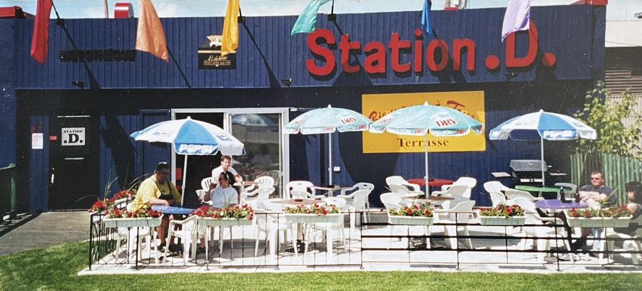 Bar Station D