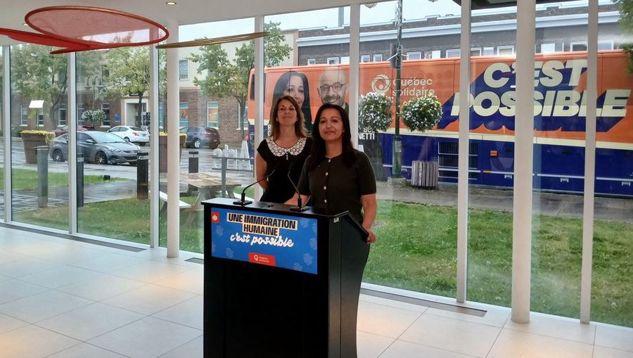 France Marion, candidate pour QS dans Rouyn-Noranda — Témiscamingue, et Ruba Ghazal, co-porte-parole de QS.
