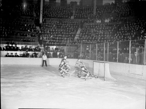 Hockey._Chicago_&_Canadiens_BAnQ_P48S1P02510.jpg