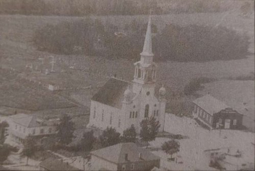 Nédélec-Ancienne église construite en 1917 (Tirée du livre Nédélec 1910 - 2010).JPEG