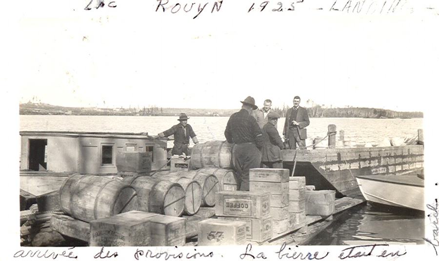 Arrivée de provisions à la Landing du lac Rouyn en 1925