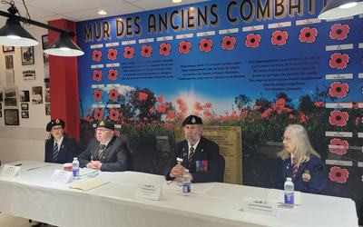 filiale 076 de la Légion royale canadienne de Val-d’Or | Les présidents des trois filiales, accompagnés par Jacqueline Désormaux, présidente des dames auxiliaires