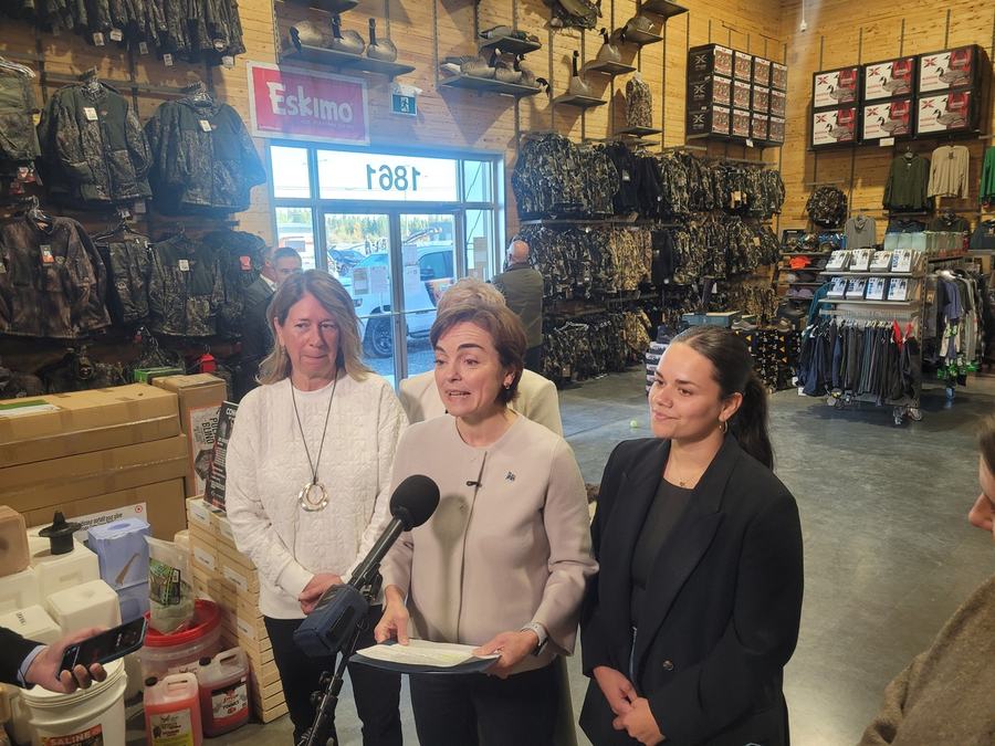 CAQ Christine Fréchette à Val-d'Or