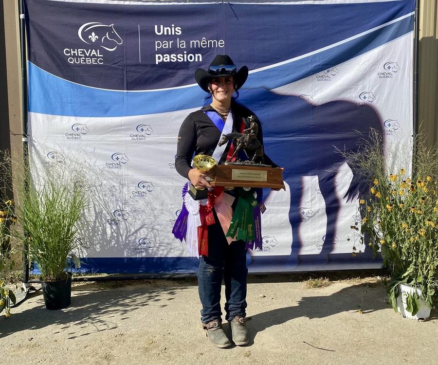 Megan Mongeau remporte le prix Gaëtan Laroche au Championnat d’équitation western du Québec, WestFeria Performance 2026